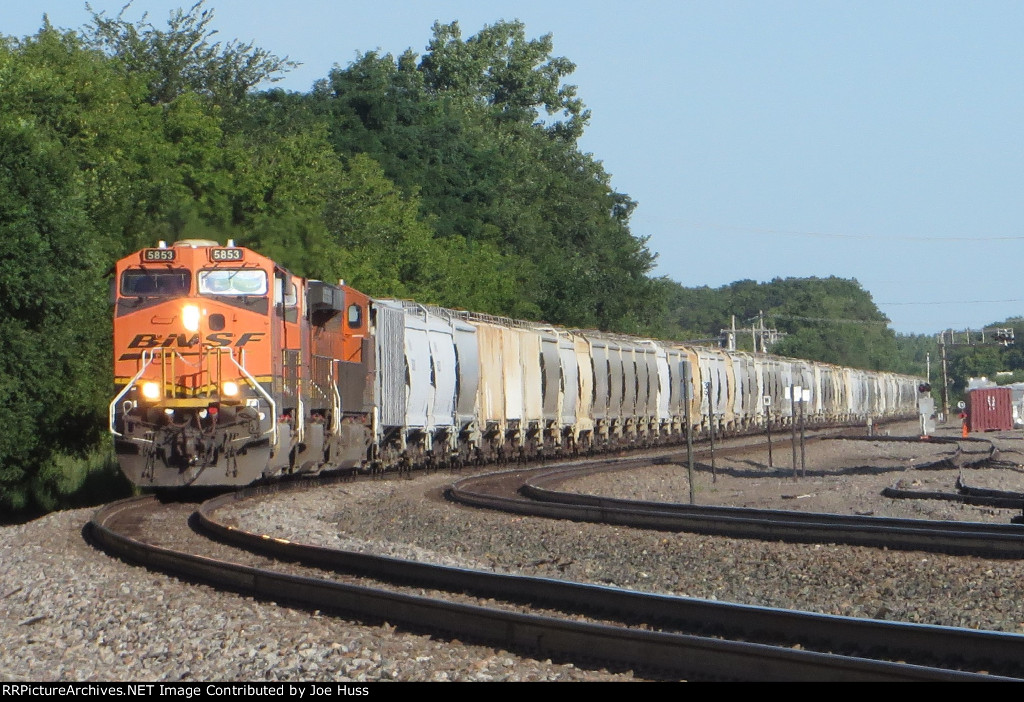 BNSF 5853 East